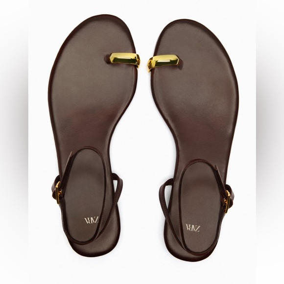 METAL RING TOE-POST LEATHER SANDALS - Picture 2 of 6